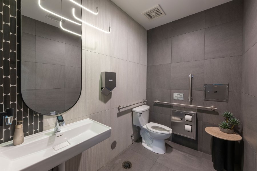 Restroom Vitality Urgent Care in Lake Zurich 19